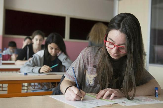 *TEOG NEDEN KALDIRILDI? YERNE YEN BR SSTEME NEDEN GELYOR?<p>    Snav yarnn okul d kaynaklara renciyi ynlendirdii eklinde alg nedeniyle?