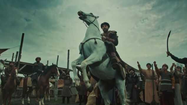 TRT 1 ekranlarnn reyting rekorlar kran dizisi Dirili Erturul, 4. sezona da bomba gibi balad.