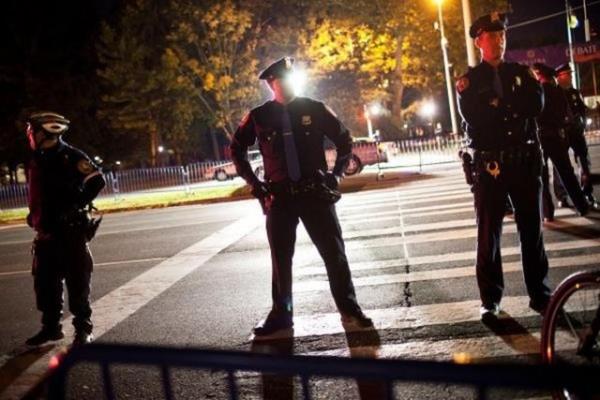 <p><b>10. Polis memuru</b></p> En stresli mesleklerin belirlenmesinde temel alnan kriterler hayatn tehlikede olmas ve bakalarnn hayatndan sorumlu olmak. Polis memurluu bu iki kritere de fazlasyla uyuyor.