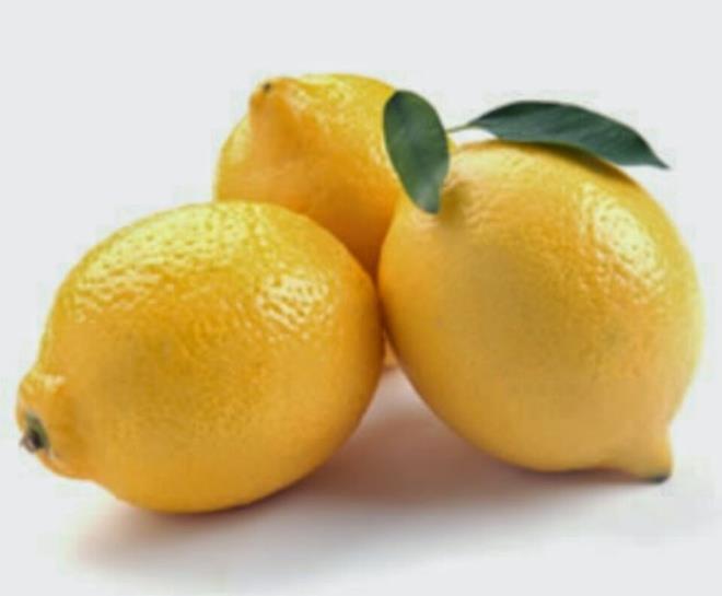 YAPILII<br>    Bir limonun yarsndan sktnz limon suyu ile bir fincan scak suyun en uygun karm olduunu sylyor. Karm daha etkili hale getirmek iin biraz tarn, biraz da tlm zencefil kullanabilirsiniz. Bylece metabolizma hznz da artrm olacaksnz.
