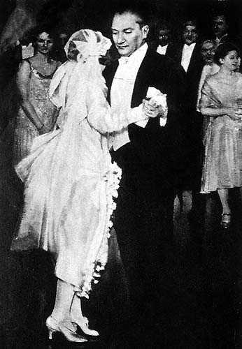 “Ara�t�rmalar�mda g�rd�m ki 1950'ye kadar civas�z bir di�retik yok. T�p alemi b�yle bir ila�la daha tan��mam�� bile.”