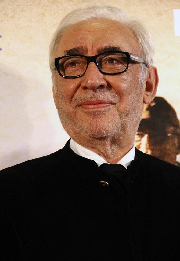 �yi senaryo gelse her hafta film yapar�m<p>    �ener �en, sinemaya neden 7 y�l ara verdi�i sorusunu ��yle yan�tlad�: “7 y�l sonra be�enebilece�im bir senaryo ��kt�. �ok k�ymetli oyuncularla �al��t�k. Yavuz Bey �ok titiz olunca, biz de �ok al��k�n olmad���m�z bir yol izledik. �ekimden �nce 1.5 ay kadar prova yapt�k, yakla��k 2 ay da �ekimler s�rd�. �yi bir senaryo gelse bu kadar beklemezdim. Be�endi�im bir senaryo olsa her hafta film yapaca��m.”