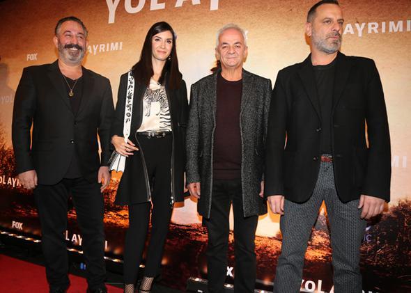 Kalite getirecek<p>    Cem Y�lmaz, “Sinema salonlar�na kalite getirecek bir film ‘Yol Ayr�m�’. Ge�ti�imiz hafta ‘Ayla’ da vizyona girdi. �ok kaliteli filmler gelince salonlara mutlu oluyoruz. Ocak ay�nda bizim filmimiz de vizyona girince ayn� kaliteyi g�rebilece�iz” dedi.