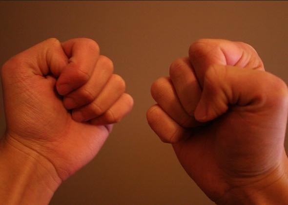 Eer bir kelimeyi hatrlamakta zorlanyorsanz yumruunuzu skn. Bu beyin aktivitenizin artmasna ve hafzanz gelitirmeye yardmc olur.