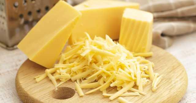 Hamurii yaparken tereyan kp kp dorayp kullanmak yerine, rendelemeyi deneyin. Kabn iinde daha eit dalacandan kartrma sresi ksalr. Bu da glten oluumunu engeller ve hamur ilerinizin daha puf puf olmasn salar.