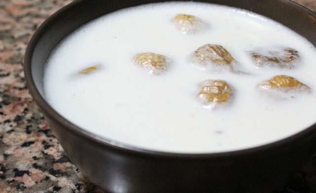 ncir, gs yumuatt iin bronit ve ksrk gibi salk problemlerinde balgam sktrerek rahatlatr. ksrk in: ki su barda i stn iine iki tane kuru inciri dorayp st kaynatn. Yirmi dakika kadar bekletip szn ve gnde 2 defa bu stten scak olarak iin.