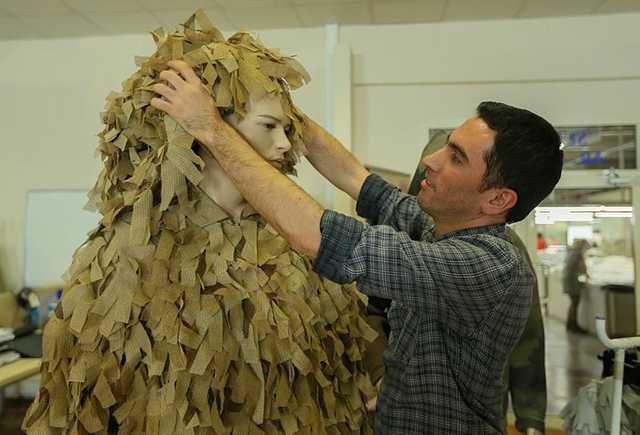 Birok gelitirme nce askeri alanda balyor. Savunma sanayisine ynelik youn bir alma var. Devlet de savunma sanayisinin millilemesi iin nemli aba harcyor, kaynak aktaryor. ok doru bir yatrm alan. nsansz hava aralar, yerli tank, zrhl tayclar gibi bir ok rn artk Trkiye'de retiliyor.