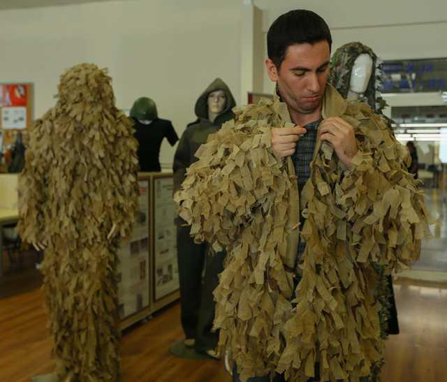 Biz de tekstil alannda elimizden geleni yapyoruz. Trkiye'nin bu alanda ok daha gelieceine, dnya apnda rekabet edebilecek rnler gelitirebileceine inanyorum. hracat potansiyeli ok yksek bir alan. Savunma tekstilleri alannda dnyada ok az firma var. nemli bir fiyat avantajna da sahibiz.