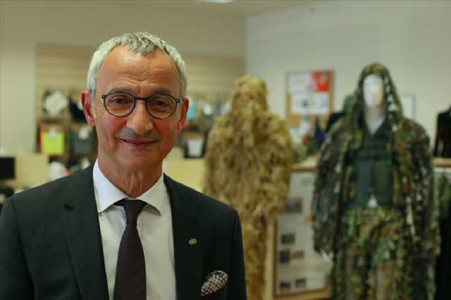 Bir Trk savunma sanayi irketinin Suudi Arabistan iin gelitirdii zrhl personel taycda da gelitirdikleri kamuflaj malzemesini kullanacaklarn kaydeden nltrk, Ar-Ge laboratuvarnda u anda ok sayda askeri alanda kullanma ynelik yeni rn gelitirmek zere alma yrttklerini syledi.