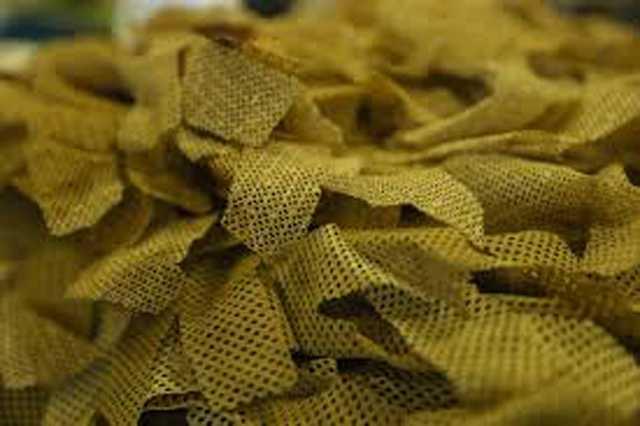 Dnyada hem grnrlk hem radar hem de termal kameralardan saklanabilen malzeme retebilen ok az firma olduunu, bu anlamda ABD ve srail'in ardndan nc olduklarn ifade eden nltrk, Trkiye'nin ihtiya duyduu bir alanda tamamen yerli mhendislikle kritik bir rn gelitirdiklerini ifade etti.