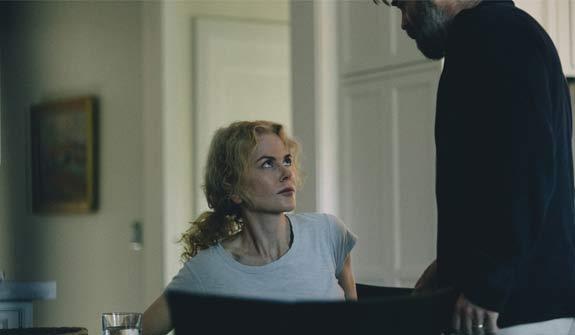 <p><b>Kutsal Geyiin lm</b></p></p>  <p>Ynetmen: Yrgos Lnthimos</p>  <p>  Senaryo: Yrgos Lnthimos</p>  <p>  Oyuncular: Colin Farrell, Nicole Kidman, Barry Keoghan, Alicia Silverstone</p>  <p>  Tr: Dram, Fantastik</p>  <p>  Sre: 121 dakika</p>  <p>  Tannm bir kardiyovaskler cerrah olan Dr. Steven Murphy, oftalmolog ei Anna, iki rnek niteliindeki ocuklar; 12 yandaki Bob ve 14 yandaki Kim ile kusursuz bir hayat yaamaktadr. Steven'n kanatlar altna ald yetim bir gen olan Martin ise bu dengeyi bozmak zeredir. Martin kendini ailenin hayatna sokmak iin rahatsz edici bir aba sarf etmeye baladnda ailenin huzuru bozulmaya balar. Martin'in gerek amac ortaya ktnda ve Stephen uzun sredir unutulmu bir sula kar karya kaldnda, Murphy ailesinin evdeki mutluluunu paralanmaya balayacaktr...</p>  <p>nl Yunan ynetmen Yorgos Lanthimos'un ynetmen koltuunda oturduu filmin senaryosunu Efthymis Filippou ile Lanthimos birlikte kaleme ald. Filmin barollerinde ise Nicole Kidman, Alicia Silverstone ve Colin Farrell yer alyor.</p>