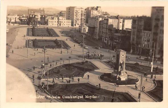 Taksim Cumhuriyet Meydan.