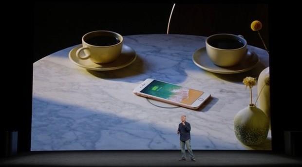 iPhone X: 999 sterlin (ngiltere)