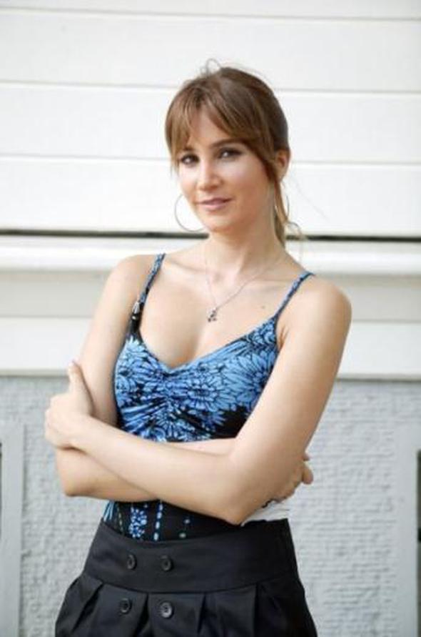 1980 doumlu oyuncu 1,67 boyunda.