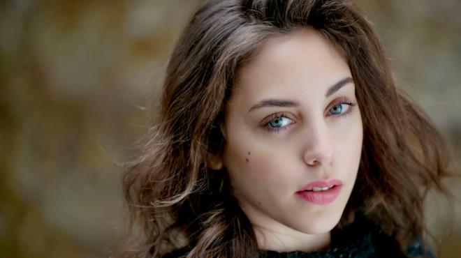 Ekranlarn en gen oyuncularndan olan 28 yandaki Karayel, 1,65 cm boyunda.