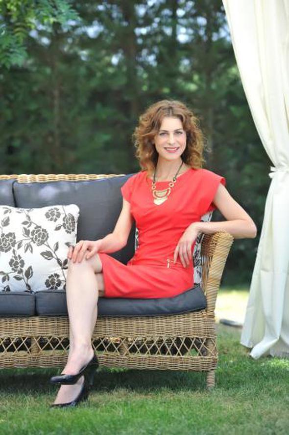 Ebru zkan 'Parampara' dizisinde 3 ocuklu bir anneyi canlandryordu