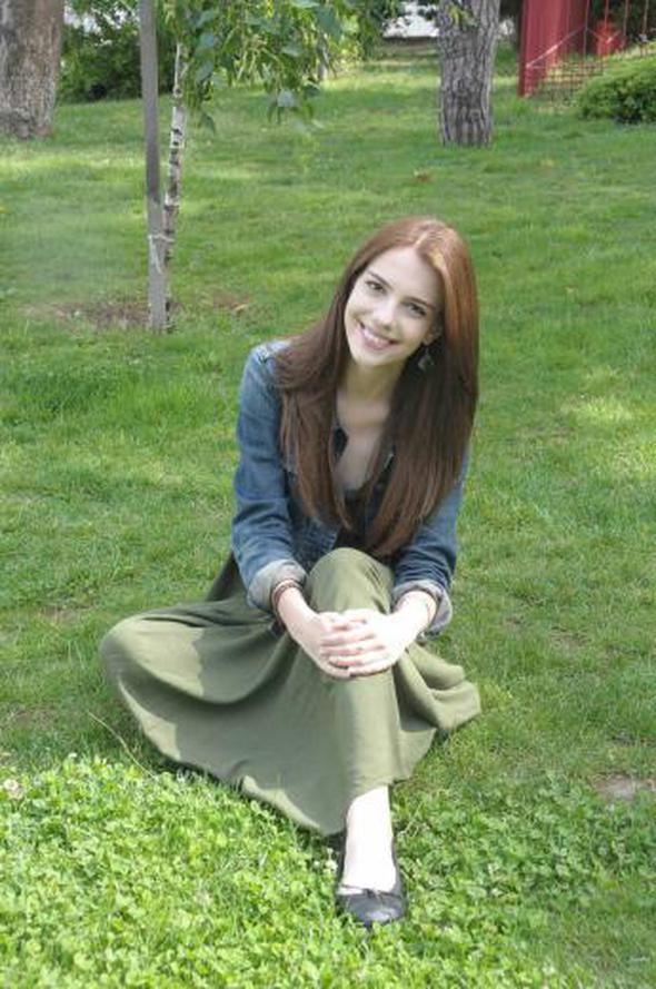 Ekranlarn tescilli gzellerinden olan Soyder 28 yanda ve 1,78cm boyunda.