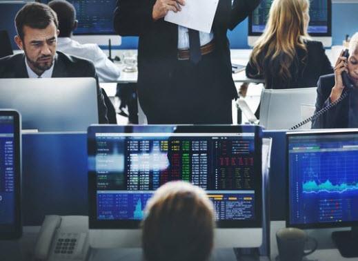 Gnmzde insanlar dijital hizmetleri kullanmalar karlnda kiiler bilgilerini Facebook ve Google gibi dev irketlere salyorlar. Mteri verileri irketler arasnda byk meblalar karlnda el deitiriyor. Veri simsarlar ise mterilerinin verilerini bu i iin kurulacak pazaryerlerinde satarak, verinin gerek sahibinin de bu iten gelir elde etmesini salayacak.