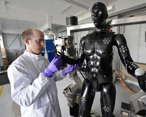 ABD merkezli danmanlk firmas Cognizant'a gre nmzdeki 10-15 yl ierisinde lkedeki ilerin yzde 12'si makineler tarafndan stlenilecek. Peki, iini makinelere kaptran insanlar ne yapacak?