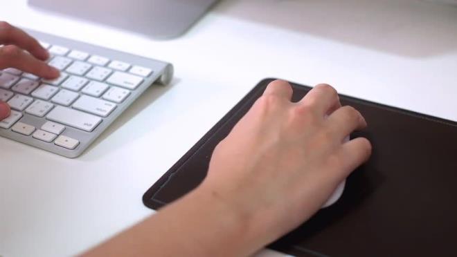 Aratrmaclar, 400'den fazla popler internet sitesinin, kullanclarn evrim ii fare ve klavye hareketlerini dahi izleyebildiini ne srd        Aratrmaclar, internet kullanclarnn bilgisayarlarndaki her evrim ii hareketinin izlendiini ileri srd.