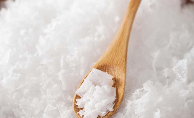 Kaya tuzu beyaz altndr. Kaya tuzu iin asrlardan beri savalar yaplmtr. Dnyann en salkl tuzudur. Salmz iin gereklidir. Kaya tuzu tansiyonu ykseltmez" dedi.