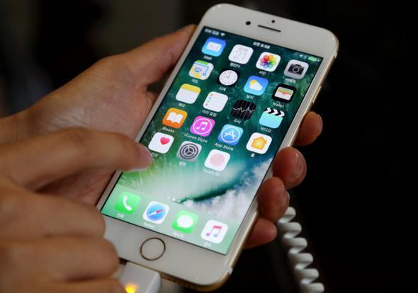 iPhone X bir yana dier iPhone kullanclarnn pek ou aslnda telefonlarnn birok zelliinin farknda bile deil. Az sonra okuyacaklarnz iPhone'la aslnda daha neler neler yapabileceinizi gsterecek. te iPhone'un az bilinen zellikleri...