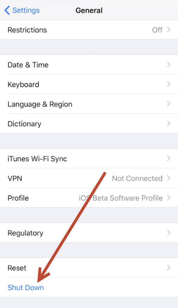 iOS 11'in yeni srmyle birlikte iPhone'lara gelen ok ilgin bir zellik var. Artk iPhone'u kapatmak iin g tuuna 3 saniye basl tutmak yerine, Ayarlar > Genel > Kapat (En altta)&#8217;a basmanz halinde yine kapatma ekranna kabiliyorsunuz.
