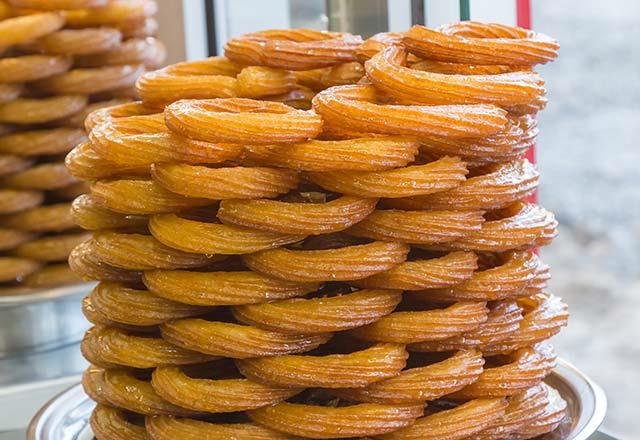 Msr urubu   i<p>  Msr urubu, gda sektrnde eker pancarndan elde edilen doal ekere gre daha ok tercih edilmekte. nk msr urubunun, doal ekere gre maliyeti daha az.i<p>    Tokluk hissi uyandrmayan ve yedike yeme hissi veren bu madde ilerleyen zamanlarda pankreas kanseri, obezite ve diyabet gibi birok tehlikeli salk sorunlarna sebebiyet verebiliyor.