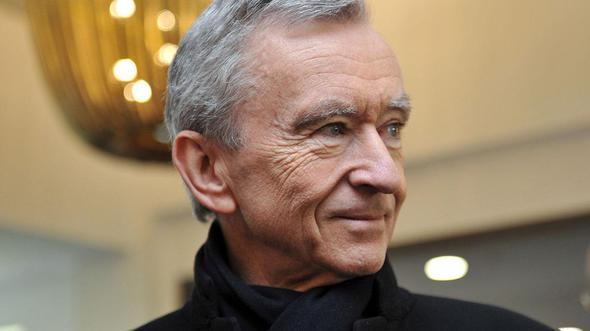 <p>2)      Bernard Arnault / FRANSA </p>  <p> </p>  <p>       62.9 milyar dolar </p>  <p> </p>  <p>           LVMH</p>