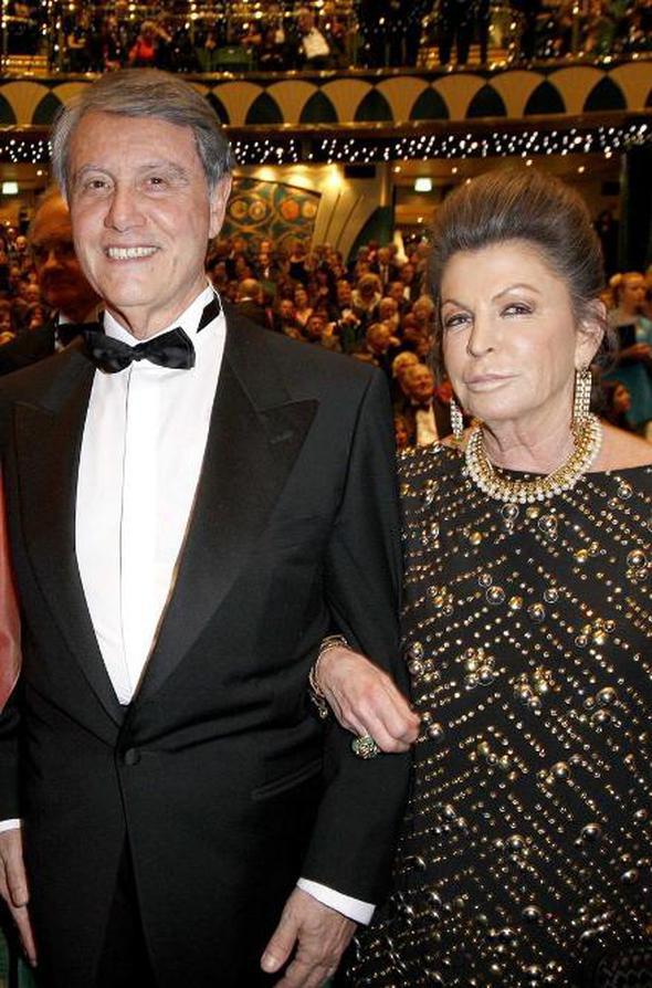 <p>13)   Gianluigi & Rafaela Aponte / SVRE </p>  <p> </p>  <p>               8.9 milyar dolar</p>  <p> </p>  <p>            Nakliyat</p>