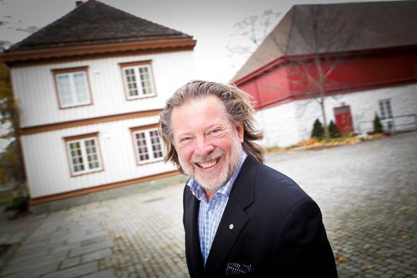 <p>15)   Odd Reitan / NORVE</p>  <p> </p>  <p>             5.2 milyar dolar -</p>  <p> </p>  <p>           Perakende, Gayrimenkul</p>