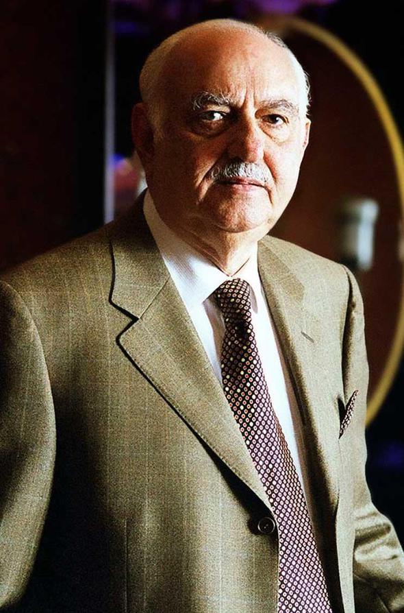 <p>9)      Pallonji Mistry / RLANDA</p>  <p> </p>  <p>    16.8 milyar dolar</p>  <p> </p>  <p>      naat</p>