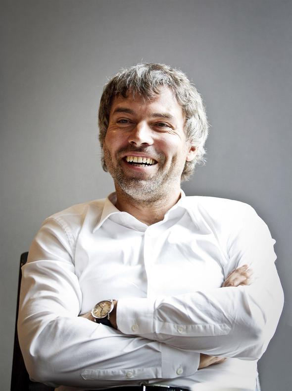 <p>11)   Petr Kellner / EK CUMHURYET</p>  <p> </p>  <p> 14.2 milyar dolar </p>  <p> </p>  <p>          Bankaclk, Sigorta</p>