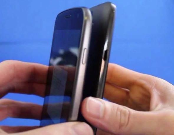 Android Beam zellii sayesinde ne isterseniz ayn bilimkurgu filmlerindeki gibi paylaabiliyorsunuz! Paylaacanz dosya ekrandayken, iki NFC'si ak olan cihaz srt srta birbirine tokuturup, gnder tuuna basn.. ok kolay!