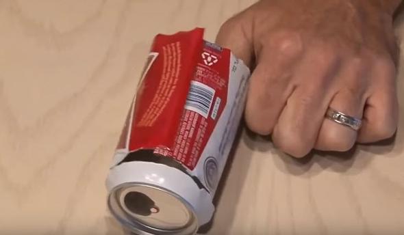 Ardndan teneke kutuyu ortadan ikiye ayryoruz!