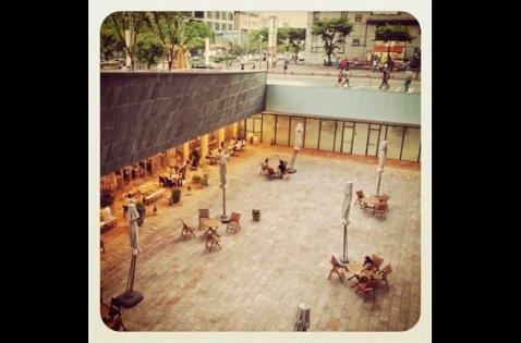 Yani Gangnam'da 100 metrekarelik bir ev iin demeniz gereken bedel 1 milyon dolar.