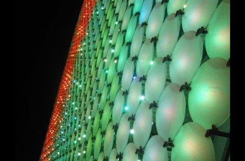 ok nemli i blgesi ise Teheranno'da yani Tahran Caddesi'nde boylu boyunca uzanyor.