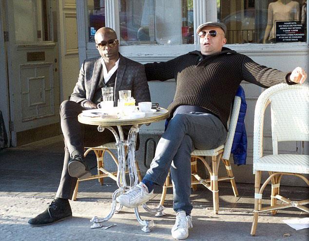 Kurtlar Vadisi Irak filminde de kamera karsna geen nl oyuncu Billy Zane son grntsyle hayranlarn artt.