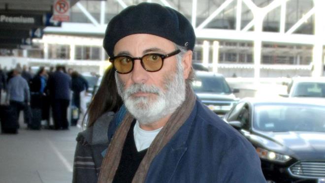 nl aktrn sakallar da dikkatlerden kamad.