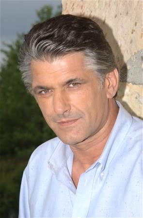 Yeilam'n yakkl yldzlarndan Kenan Kalav, 10 yldr spanya'da yayor. Kenan Kalav burada nc restorann amaya hazrlanyor.