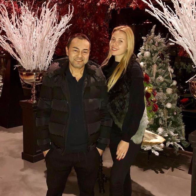 Serdar Orta  <p>  "Herkes hasta olduumu sylyor hasta deilim sadece ayaklarm biraz aryor ok normal MS yznden hanm yanmda mutluyuz Allaha kr"