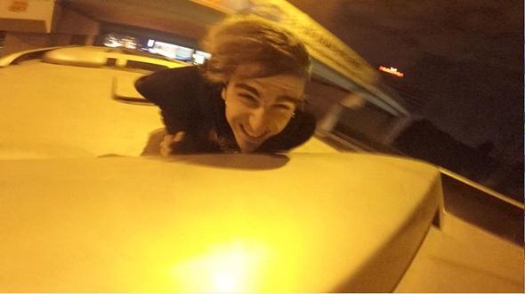 Bir sre sonra istasyonda duran metrobsn stne atlayan genler, Merter durandan Stleme istikametine doru 12 durak boyunca dakikalar sren bir yolculuk yapt.