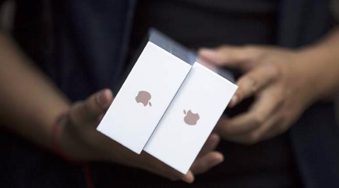 Apple yetkilileri ise ak hakknda daha nceden bilgi sahibi olup olmadklar konusunda yorum yapmyor.