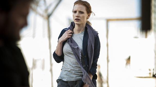 11- Zero Dark Thirty - 95 puan<p>    Bazlar bu filmin 157 dakikadan daha ksa srmesi gerektii dncesinde ancak Kathryn Bigelow'in 157 dakika boyunca Osama Bin Laden'i aradn dnrsek ksa bile :) 2012 yapm sava-gerilim filmi, 85. Akademi dlleri'nde En yi Film, En yi Kadn Oyuncu (Jessica Chastain) ve En yi Orijinal Senaryo dahil adaylklar getirmi fakat sadece En yi Ses Kurgusu dln kazanmt. Filmde yer alan ikence sahneleri tartmalara yol am, baz eletirmenler tarafndan 'ikence taraftar' olarak eletirilmiti. Filmde ikencenin bilgi almak iin doru ve gvenilir bir yol olup olmad da tartlyor.