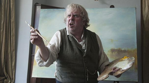 16- Bay Turner (Mr. Turner) - 94 puan<p>    Manzara ve doa olaylarn resmettii yalboya ve suluboya tablolaryla tannan, Romantizm akmnn en nde gelen sanatlarndan biri olarak kabul edilen, ayn zamanda Empresyonizm akmnn da nclerinden olan ngiliz ressam J.M.W. Turner'n hayat ilk defa bu kadar detayl bir biimde beyazperdeye tand. Yaad dnemde, hayat en ok merak edilen sanatlardan biri olan ve 19'uncu yzyln en sevilen ressamlarndan Turner'n yapt seyahatleri, sanatnn ieriini, sosyal evresini ve ak hayatn perdeye tayan film; nl ressamn hayatnn son 25 yln konu alyor.