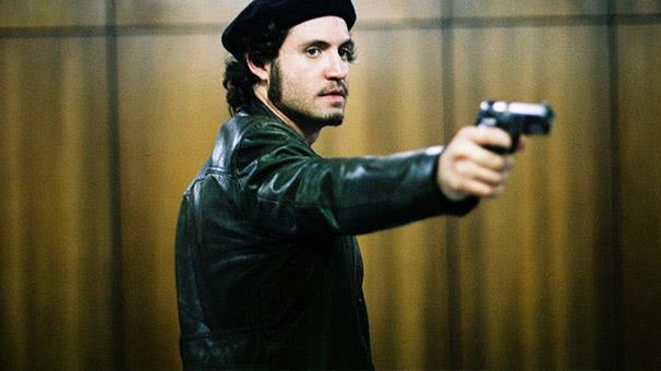 19- Carlos - 94 puan<p>    5 buuk saatlik uzunluuyla dikkat eken Carlos, listedeki en acayip filmlerden biri. Bir ans vermeye deer! lich Ramirez Sanchez ya da bilinen adyla akal Carlos'u anlatyor. Cannes Film Festivali&#8217;nde dnya prmiyeri yapmt.