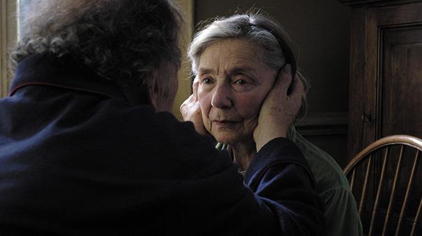 20- Ak (Amour) - 94 puan<p>    Ynetmenliini Michael Haneke'nin stlendii film, 80'li yalarda emekli iki mzik retmeni olan Georges ve Anne'n hikayesini anlatyor. iftin uzakta yaayan bir kzlar vardr. Bir gn Anne fel olur... Yapm 2012 Cannes Film Festivali'nde Altn Palmiye dln kazanmt.