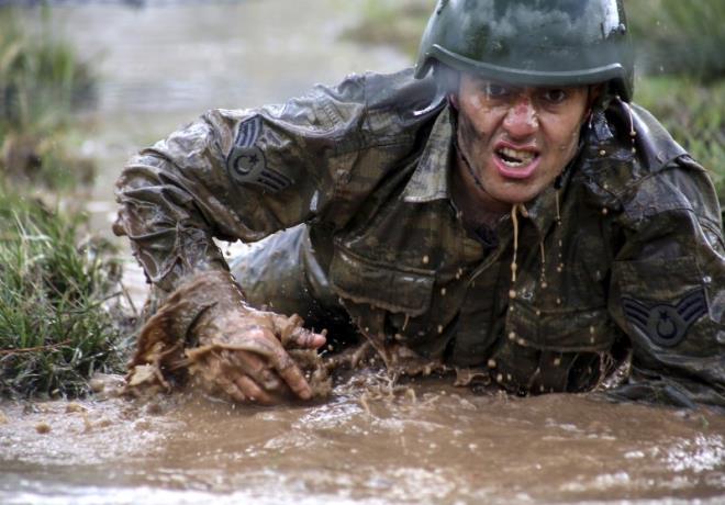 Isparta Eirdir Da Komando Okulu'nda komando adaylar zorlu bir eitimden geiyor. Murat Yolcu