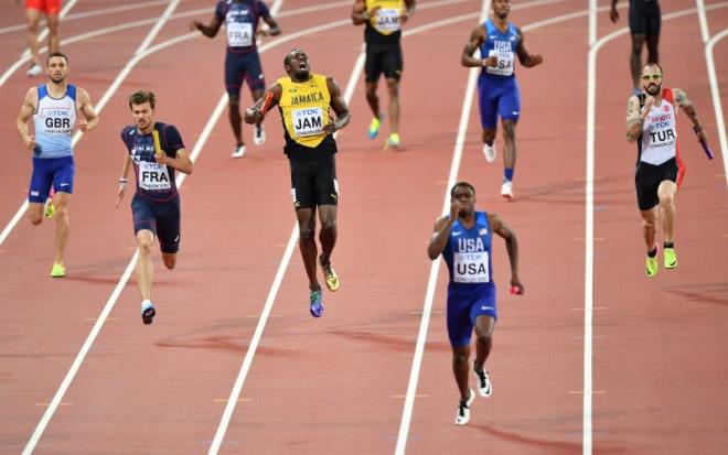 Dnya Atletizm ampiyonas erkekler 4x100 metre bayrak yar finali yapld. Son 100 metreyi koan olimpiyat ve dnya ampiyonu rekortmen atlet Usain Bolt (sol 3), sakatlanarak yar yarda brakt. Mustafa Yaln