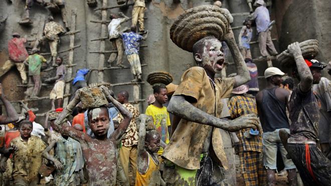 Mali'nin Cenne (Djenne) ehrinde bulunan "Byk Cenne Camisi" yalnz Cenne'nin deil, btn Afrika'nn en ilgin mimar eserlerinden birisi...